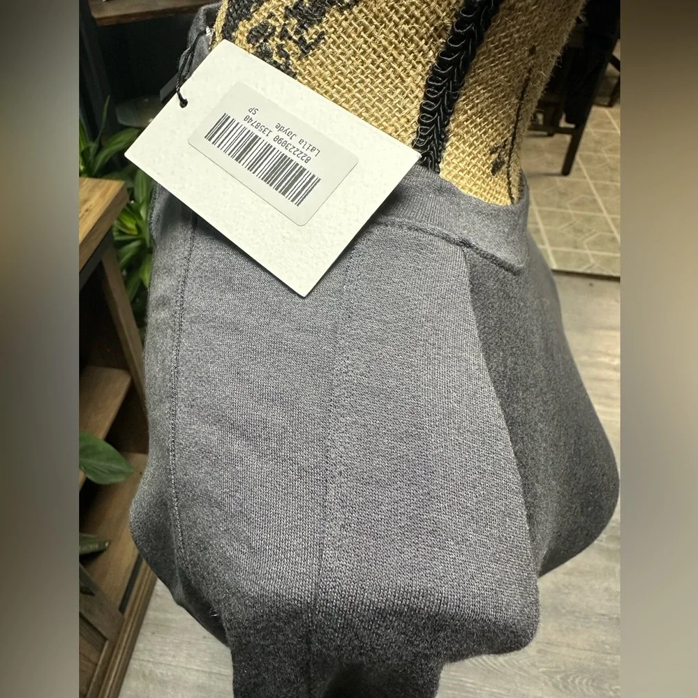 Laila Jayde lightweight dark gray sweatshirt. NWT. Size small petite. - Picture 2 of 2